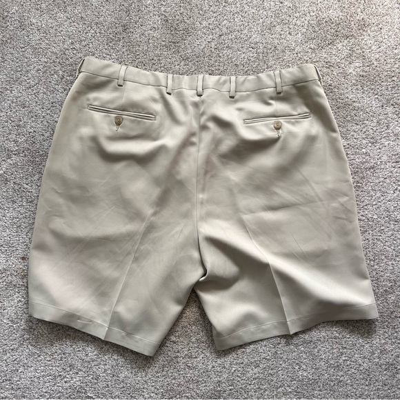 Jos. A. Bank Men's Beige Golf Shorts - Picture 2 of 6